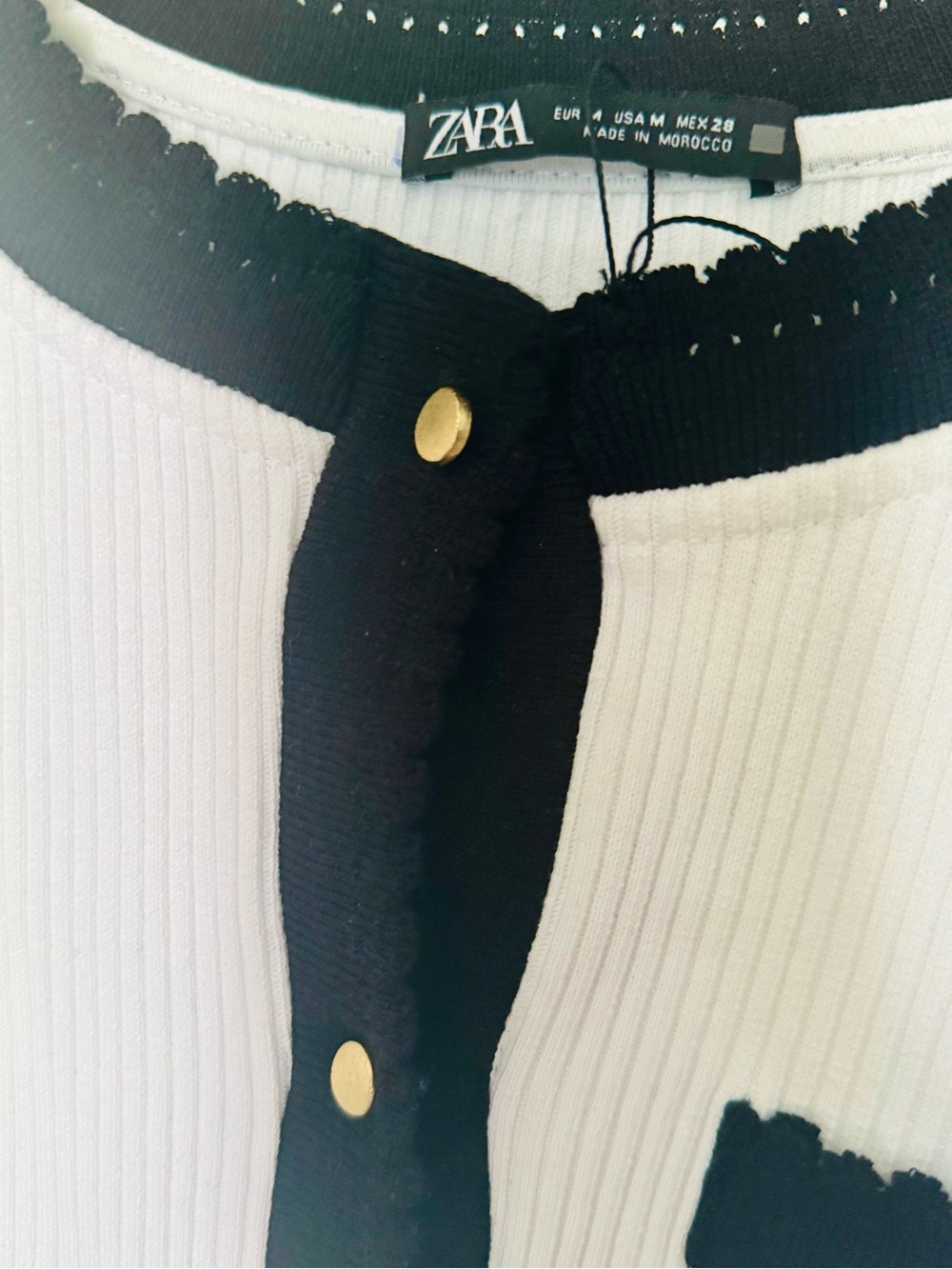 Zara sz m White Short-Sleeve Button-Front Top with Black Trim - Picture 5 of 5